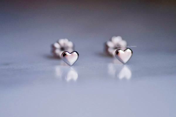 Tiny heart Stud Earrings - 3 colours - titanium - titanium anodized