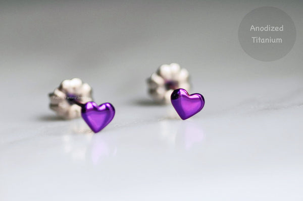 Tiny heart Stud Earrings - 3 colours - titanium - titanium anodized