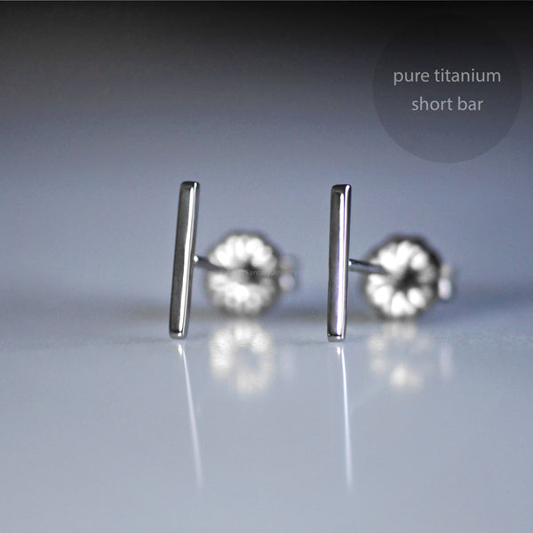 silver short bar titanium earrings 
